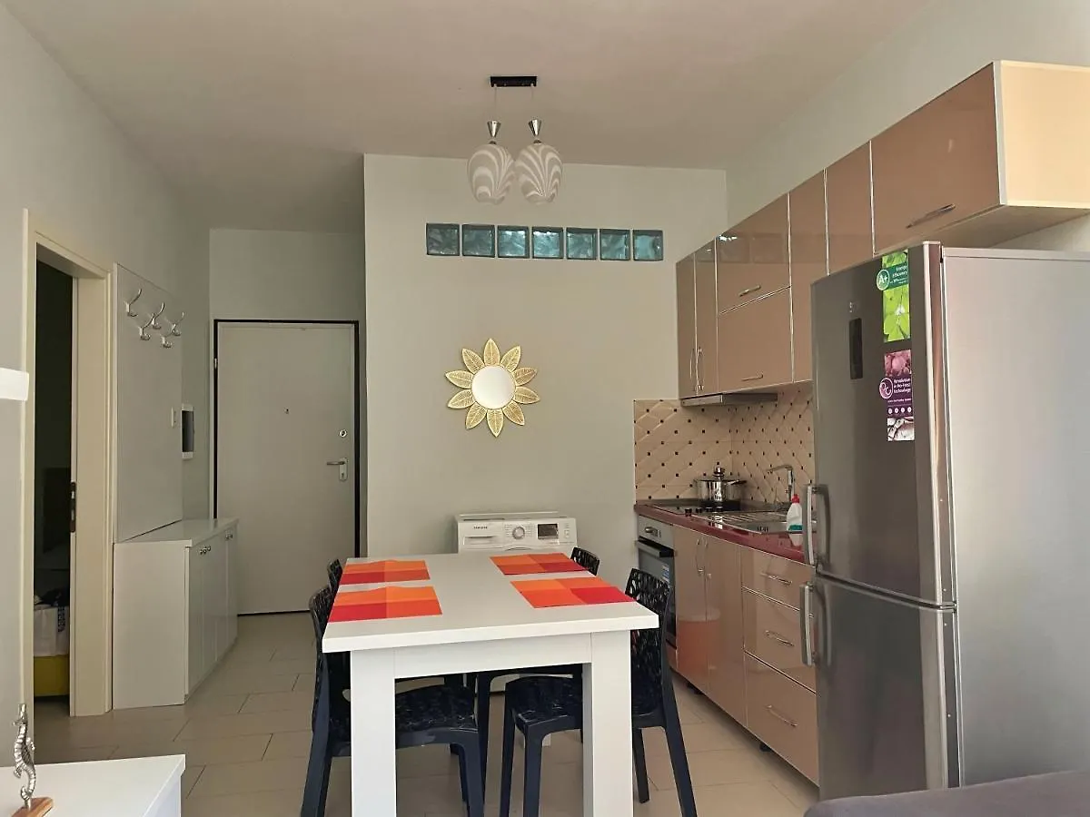 07 Apartment Vlore 0*,  Albania